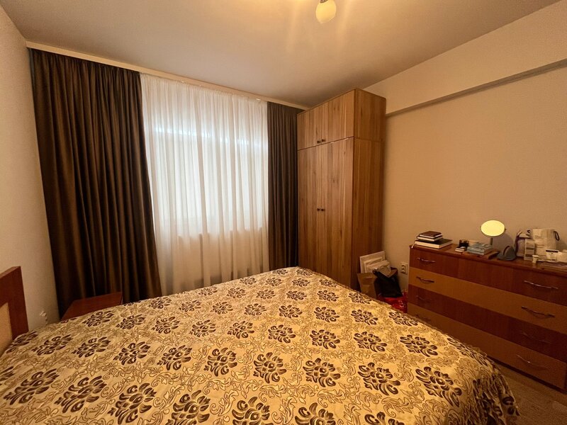 1 Decembrie 13 min. metrou, apartament 2 camere, mobilat/utilat.